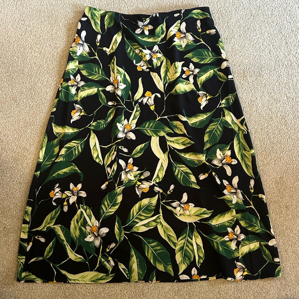 Express Black and Green Floral A-Line Skirt size medium silky satiny